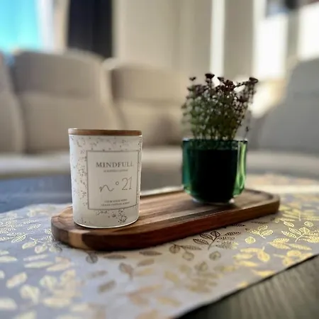 Modern Business Flat - Courts Et Moyens Sejours *