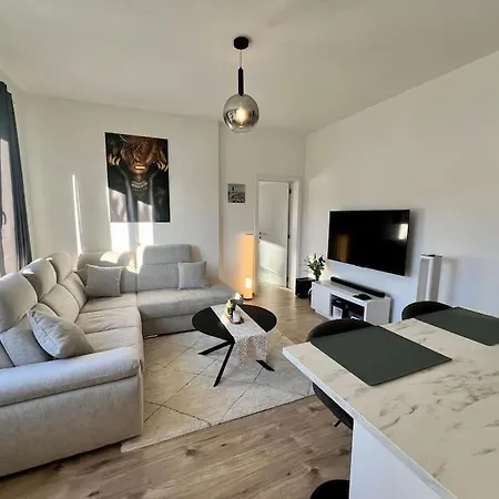 Modern Business Flat - Courts Et Moyens Sejours Appartement *