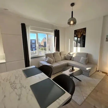 Modern Business Flat - Courts Et Moyens Sejours *