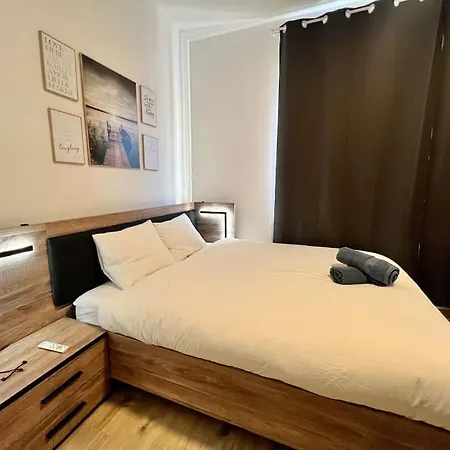 Modern Business Flat - Courts Et Moyens Séjours *