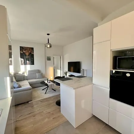 Appartement Modern Business Flat - Courts Et Moyens Sejours